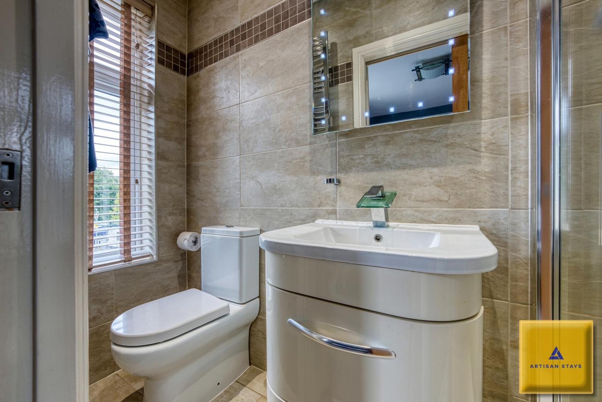 4 Bedroom, 6 Beds, 3 Bathrooms, Near Nec & Birmingham Airport, Business, Contractor And Family Friendly, Free Wi-Fi, Free Parking Coventry Exteriér fotografie