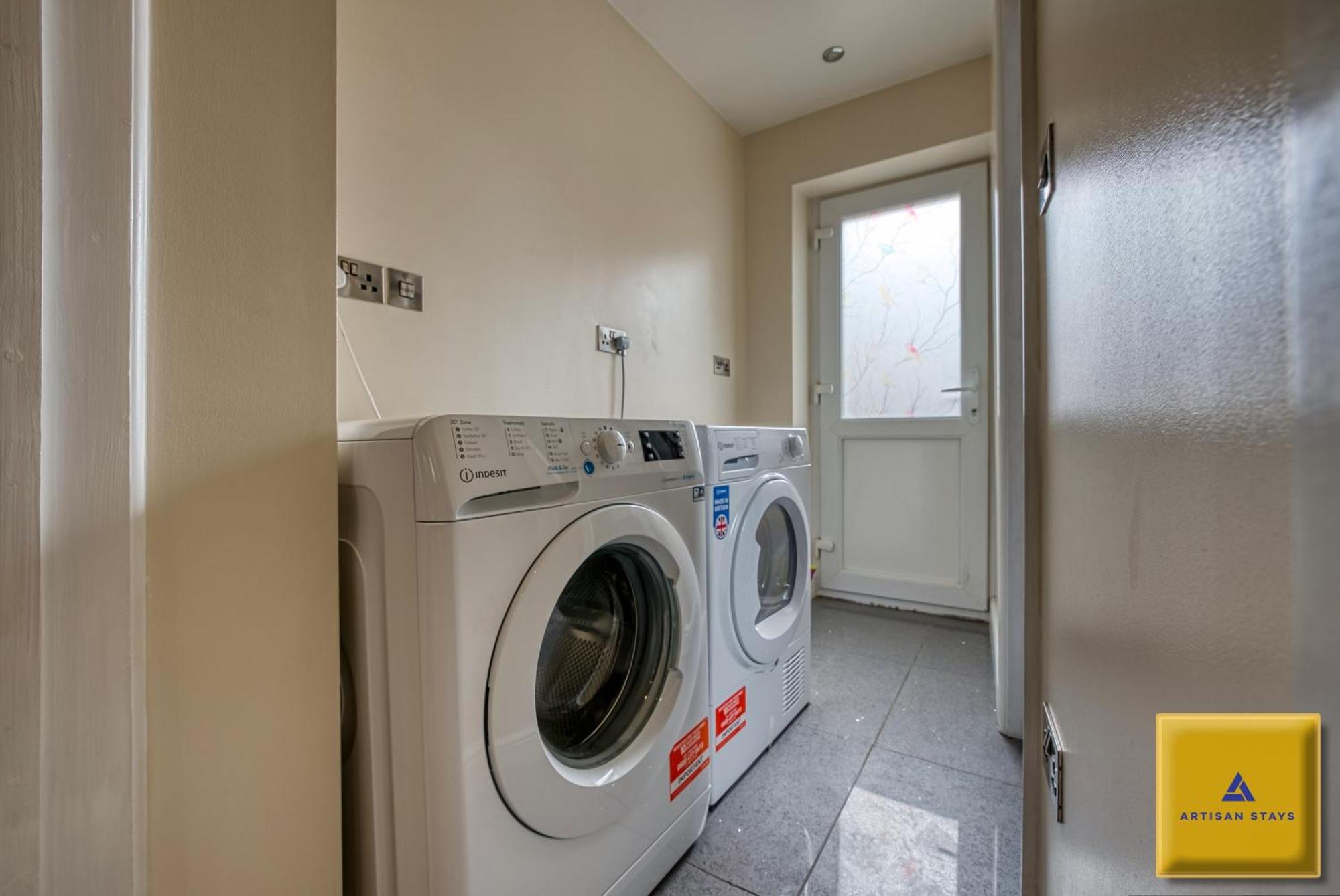 4 Bedroom, 6 Beds, 3 Bathrooms, Near Nec & Birmingham Airport, Business, Contractor And Family Friendly, Free Wi-Fi, Free Parking Coventry Exteriér fotografie