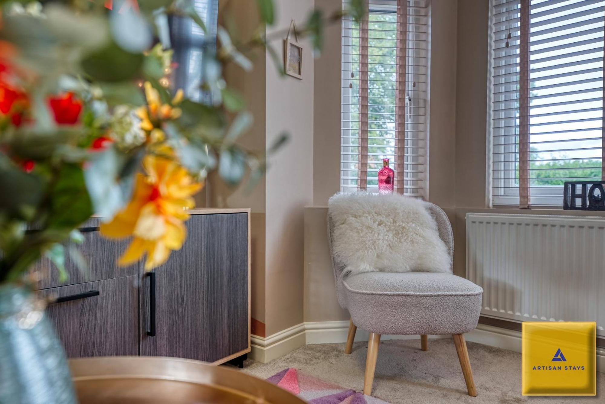 4 Bedroom, 6 Beds, 3 Bathrooms, Near Nec & Birmingham Airport, Business, Contractor And Family Friendly, Free Wi-Fi, Free Parking Coventry Exteriér fotografie